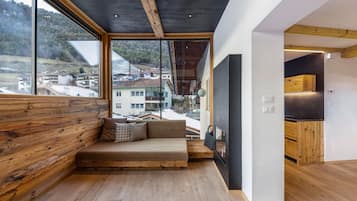 TV, fireplace, table tennis