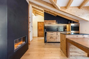 Fridge, oven, stovetop, dishwasher - Holiday Apartment 'Naturoase Stegerhof Margerite' with Mountain View, Shared Pool and Sauna (Truden im Naturpark)