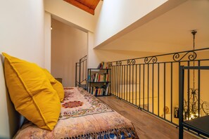 2 عدّة غرف نوم ومكواة/لوح كي وواي فاي مجانًا وملاءات أسرّة