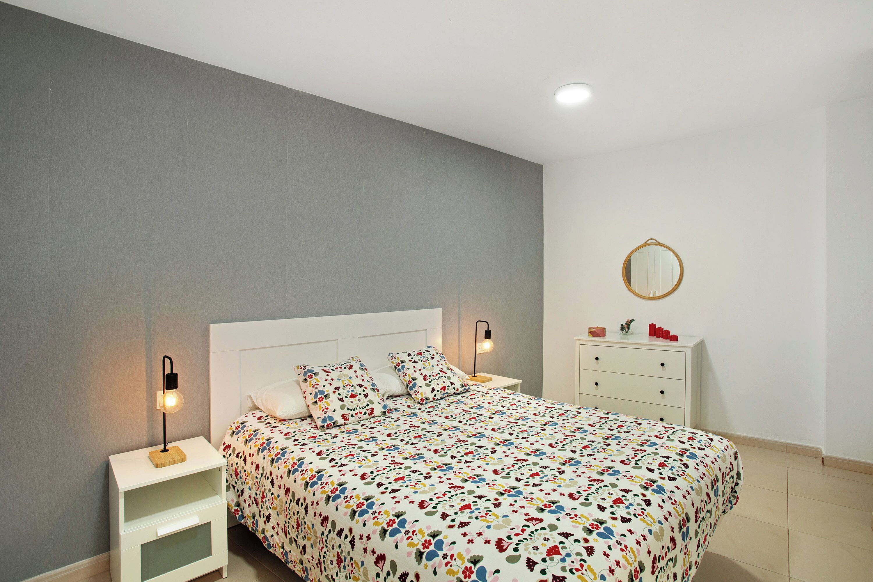 3 dormitorios, tabla de planchar con plancha, wifi gratis y ropa de cama