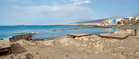 Una playa cerca
