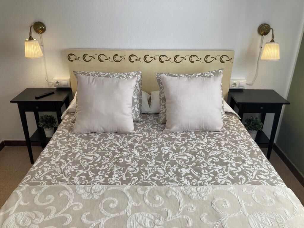 4 chambres, fer et planche à repasser, Wi-Fi gratuit, draps fournis