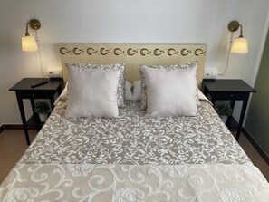 4 soverom, strykejern/-brett, wi-fi (inkludert) og sengetøy