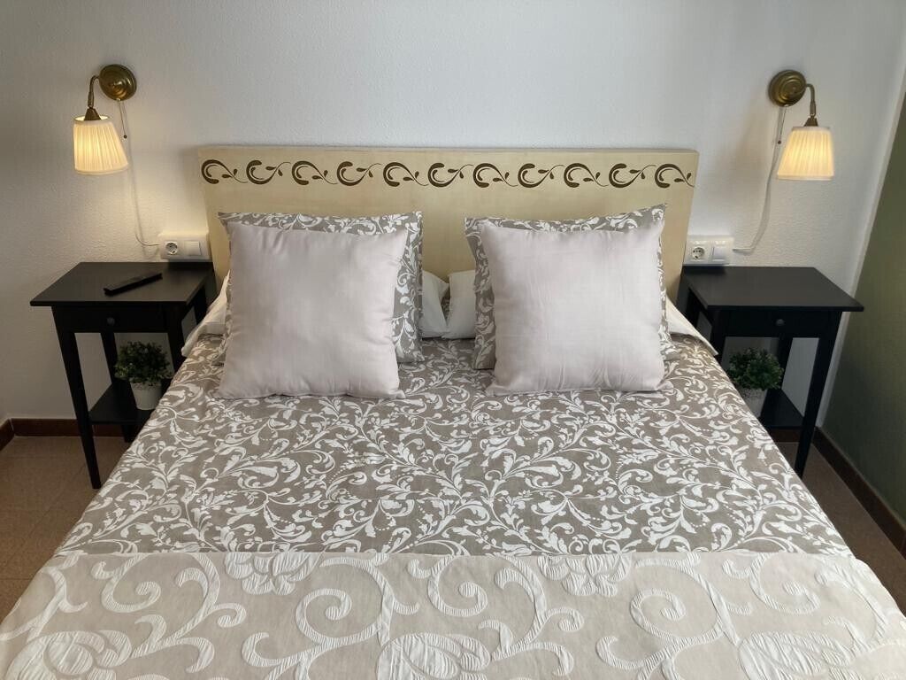 4 camere, ferro/asse da stiro, Wi-Fi gratuito, lenzuola