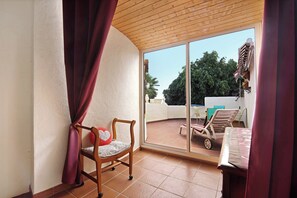 Interior - Vacation Home 'Finca Palmeras' with Sea & Mountain View, Private Pool and Wi-Fi (Ingenio)