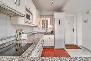Coffee/tea maker, fridge, microwave, oven - Apartment 'Superb Nerja' with shared pool, Wi-Fi, Air-Con, near Burriana Beach (Nerja)