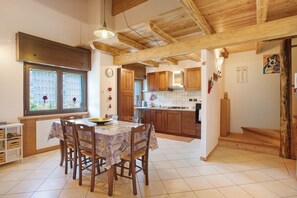 Dining - Apartment "Casa Michod - Nonno Marcel" with Mountain View in Chatillon (Chatillon)