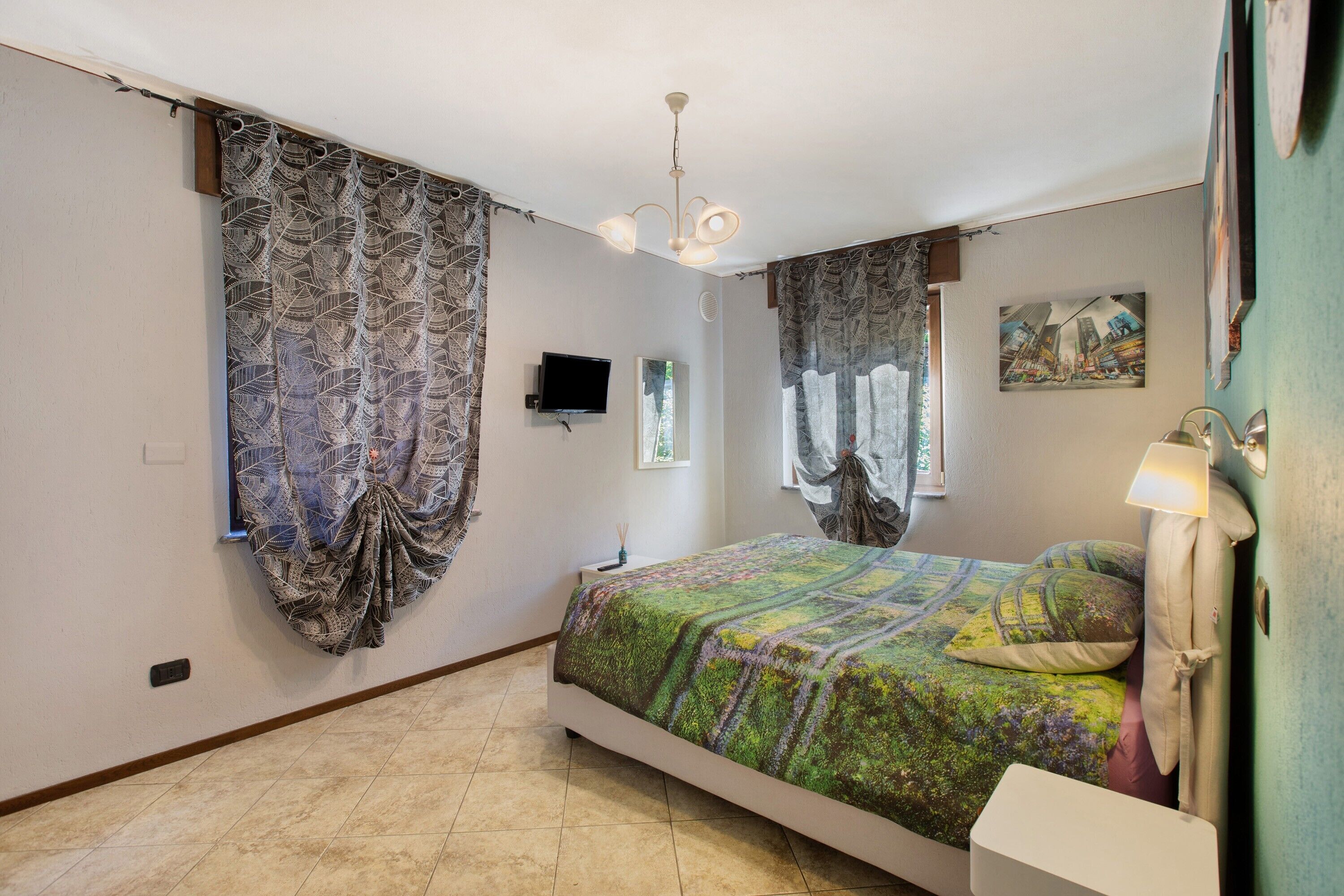 2 室のベッドルーム、WiFi (無料)、ベッドシーツ