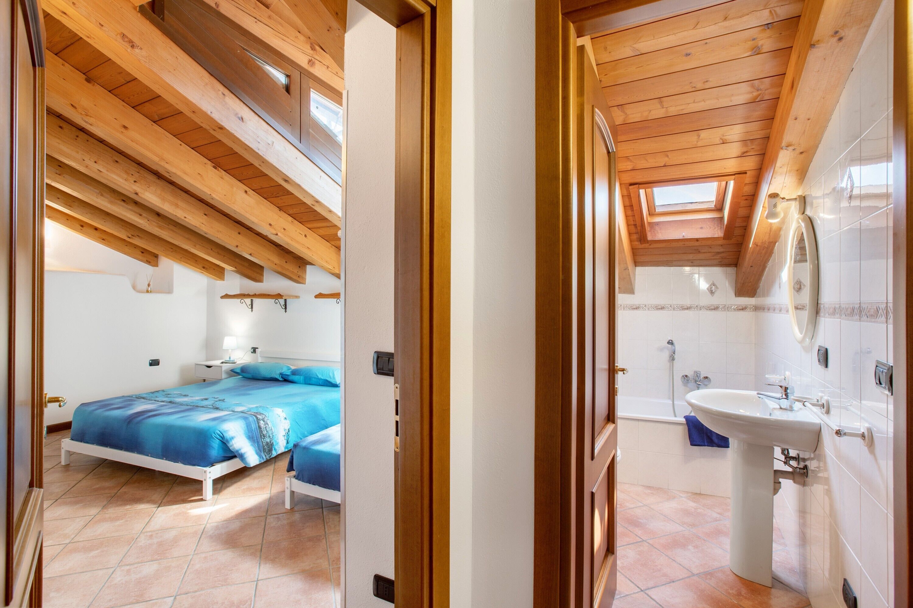 シャワー、ヘアドライヤー、タオル