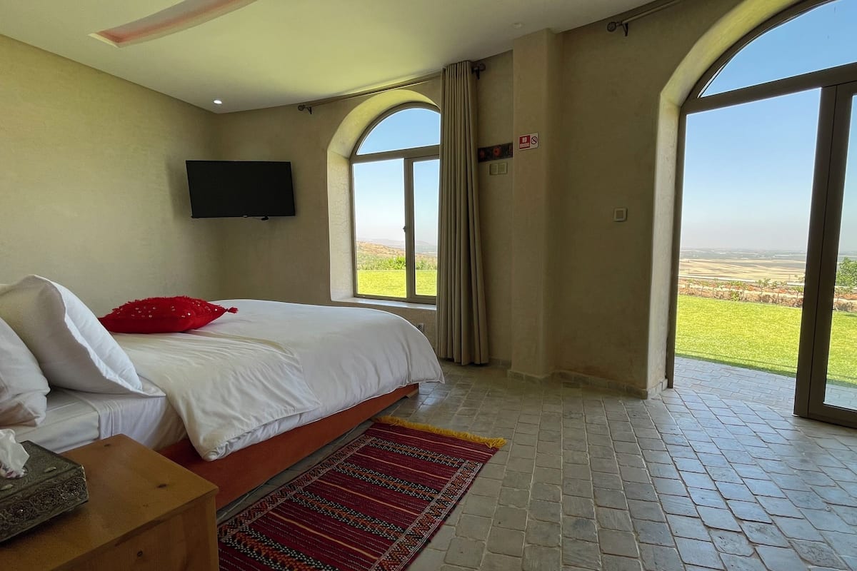 Panoramic Room | Egyptian cotton sheets, premium bedding, down duvets