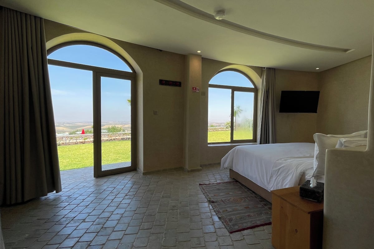 Egyptian cotton sheets, premium bedding, down duvets