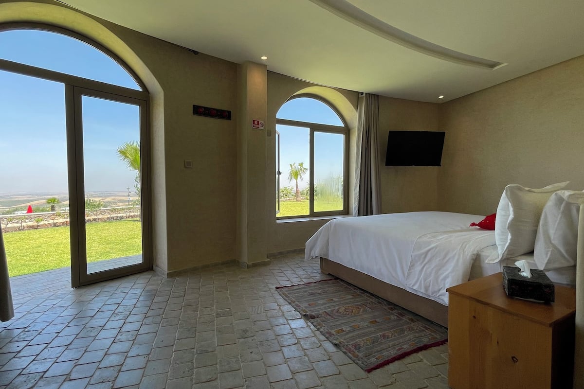 Comfort Triple Room, 1 King Bed, Private Bathroom, Garden Area | Egyptian cotton sheets, premium bedding, down duvets