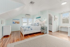 3 soverom, strykejern/-brett, wi-fi og sengetøy