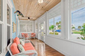 Interior - THE BLUE HOUSE AT OLD COLORADO INN (Stuart)