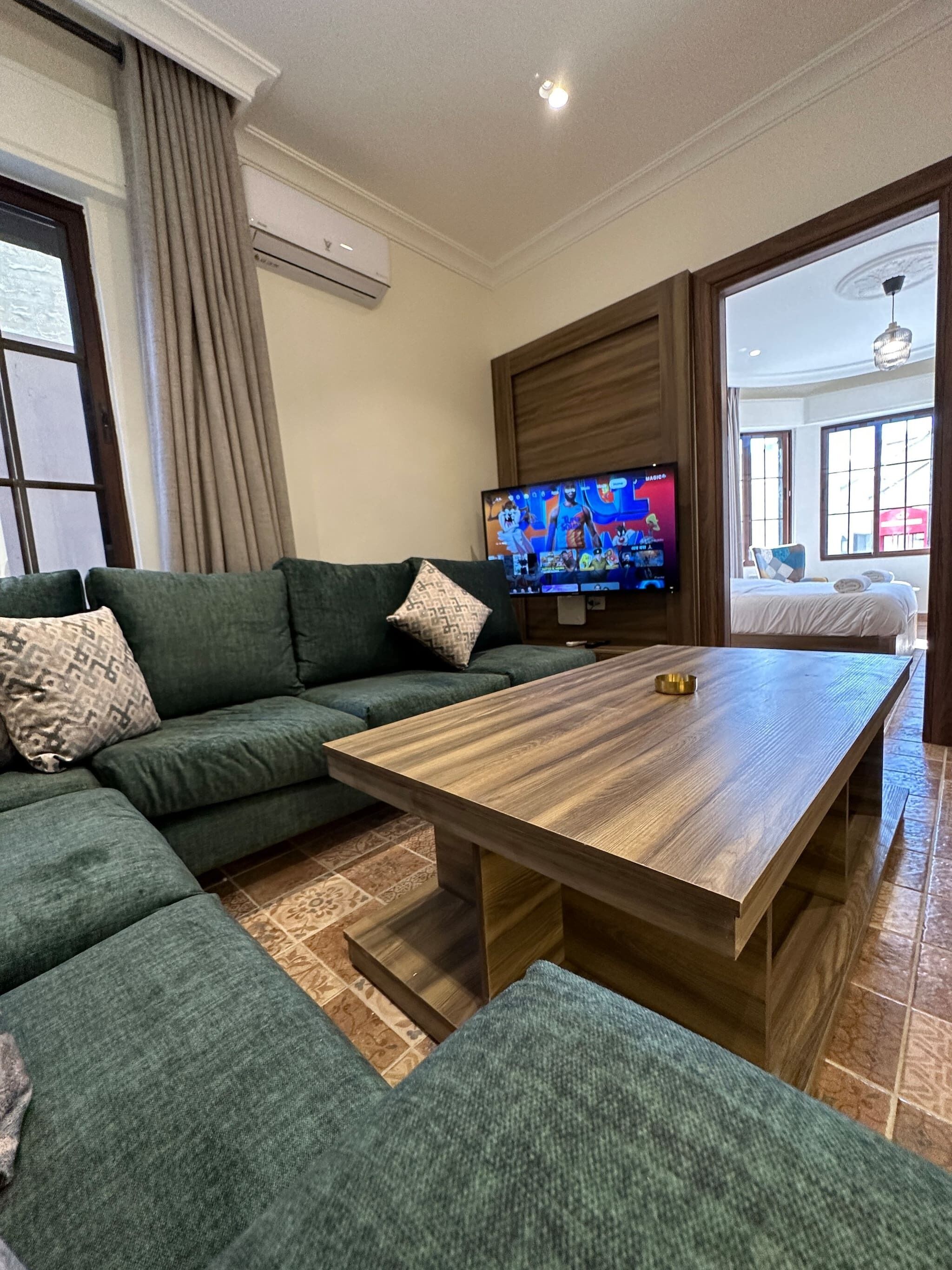 Apartment, 1 Bedroom, Accessible, Smoking | Living area