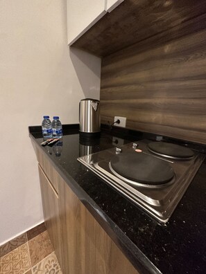 Apartment, 1 Bedroom, Accessible, Smoking | Interior
