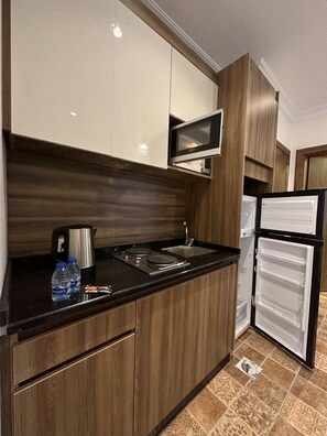 Apartment, 1 Bedroom, Accessible, Smoking | Interior - 1 Antika Jabalal-lovebdeh (Amman)