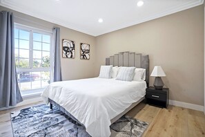 6 bedrooms, iron/ironing board, WiFi, bed sheets - Spacious Clean Home w/ Quality Furniture close to Disneyland & Huntington Beach! (Garden Grove)