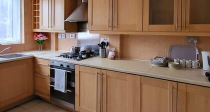 Room in House - Downtown Delight - Superior Double Room