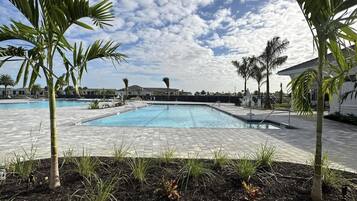 Piscine extérieure, piscine chauffée