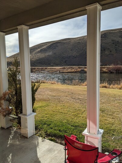 Salmon Riverfront Home
Close to Salmon and Challis.  Fishing from back yard.