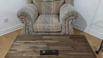 Shared Dormitory, 1 Bedroom, Garden View | Living area