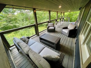 Terrace/patio - Luxury Cabin on 4 Private Acres ~ Arts & Crafts Community ~ Old Chapel Way (Gatlinburg)