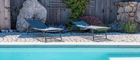 Een verwarmd zwembad