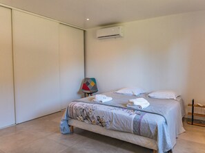 2 chambres, lit parapluie, Wi-Fi, draps fournis