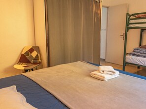 2 bedrooms, travel crib, WiFi, bed sheets