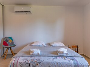 2 slaapkamers, reisbedje, wifi, beddengoed