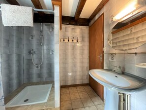 Shower - CHUTA BAS - SAINTE ENGRACE (SAINTE-ENGRACE)