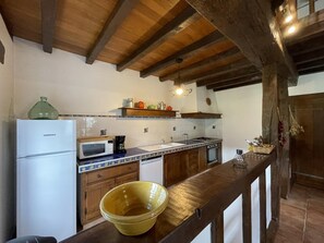 Kühlschrank, Mikrowelle, Geschirrspüler