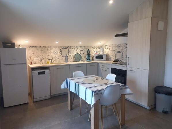 Fridge, microwave, dishwasher