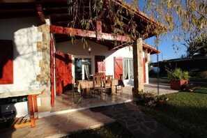 Outdoor dining - Xirimola BI - Saint-pee-sur-nivelle (SAINT-PEE-SUR-NIVELLE)