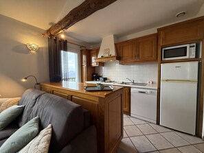 Fridge, microwave, dishwasher