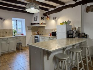 Réfrigérateur, micro-ondes, lave-vaisselle