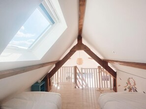 2 室のベッドルーム、WiFi