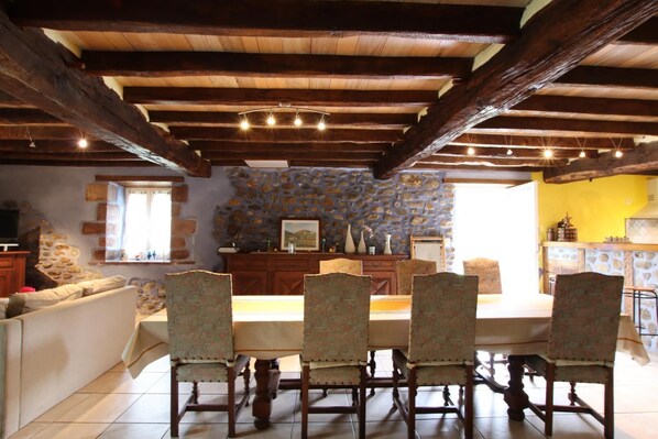 Dining - Hargina-behere - Lasse (LASSE)