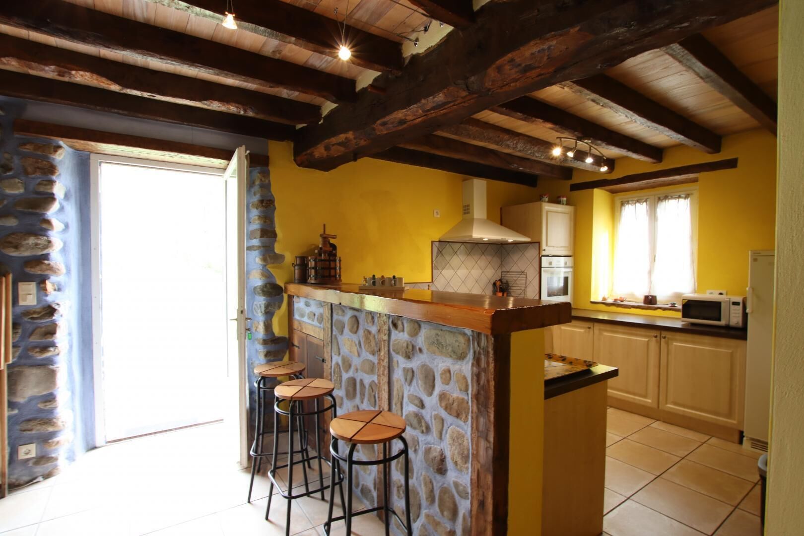 Refrigerador, microondas, horno y lavavajillas 