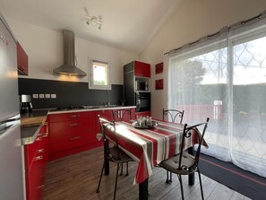 Fridge, microwave, dishwasher