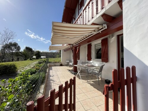 Irrintzina - Villefranque