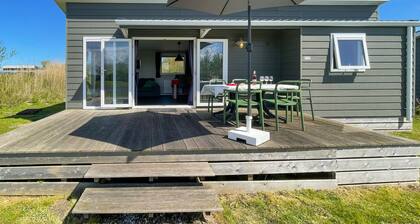 Nice home in Lauwersoog with kitchen