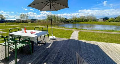 Nice home in Lauwersoog with kitchen