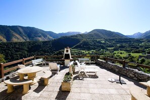 Outdoor dining - LE CAILHABAS - LESCUN (LESCUN)