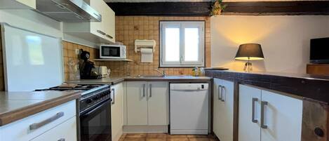 Refrigerador, microondas, parrilla de estufa y lavavajillas