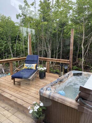 Terrace/patio - Tiny in the Sticks : Ostrea Lake Tiny House (Musquodoboit Harbour)