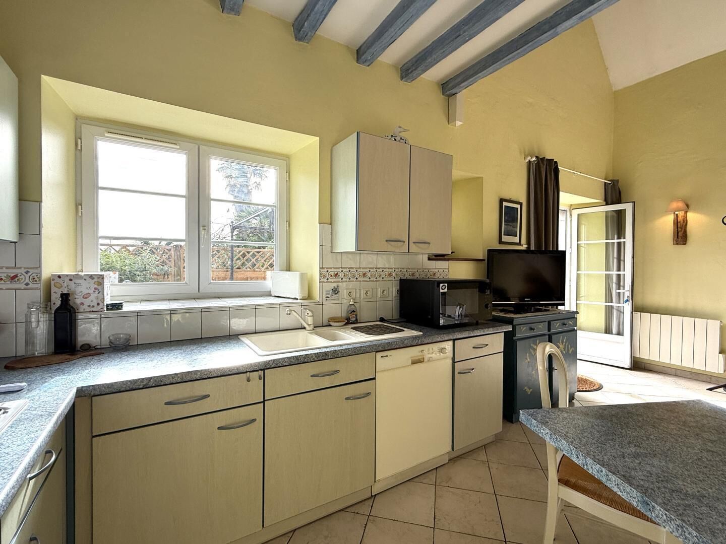 Frigorifero, microonde, lavastoviglie