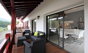 Outdoor dining - Buztingorria - Macaye (MACAYE)