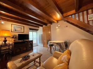 TV - Larzabalea - Sare - Gîte (SARE)